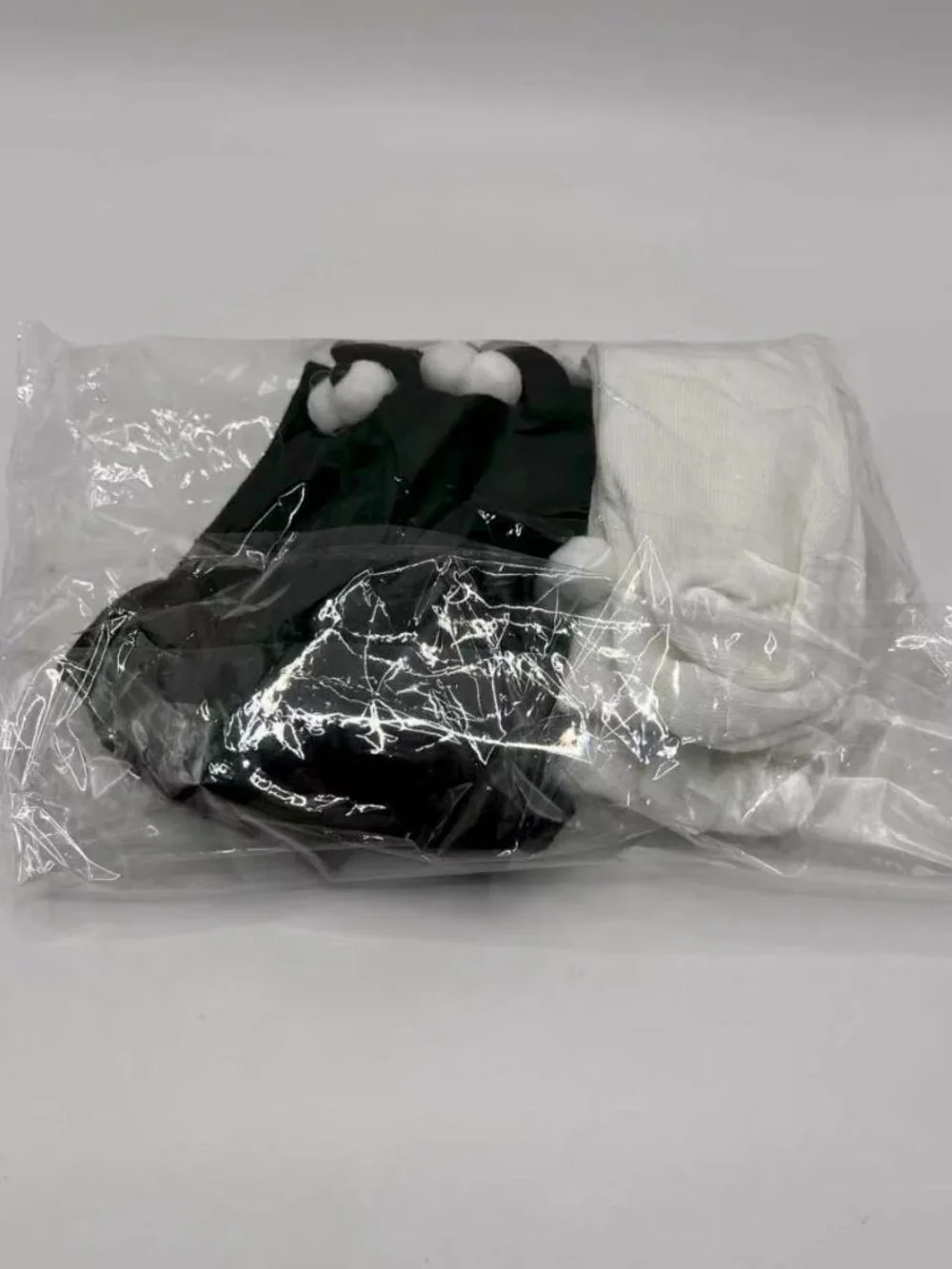 4 Pairs Magnetic Holding Hands Couple Socks Funny Cute Black White One Size